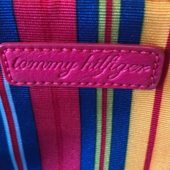 2- Tommy Hilfiger Make -Up Bags - Picture 2 of 4